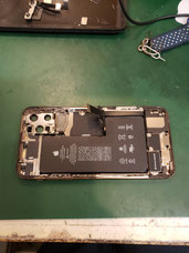 iPhone11promax基盤にカメラ取り出し