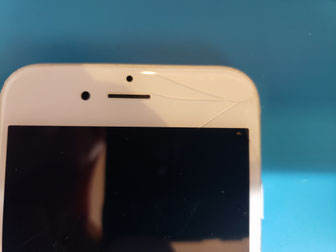 純正パネルのクラックiPhone8