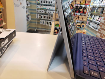 Surface PRO4バッテリー膨張した写真