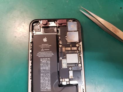 iPhone 11proにTrue Depthカメラを取り付けたところ
