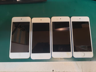 ホールで使用しているiPod4台受注