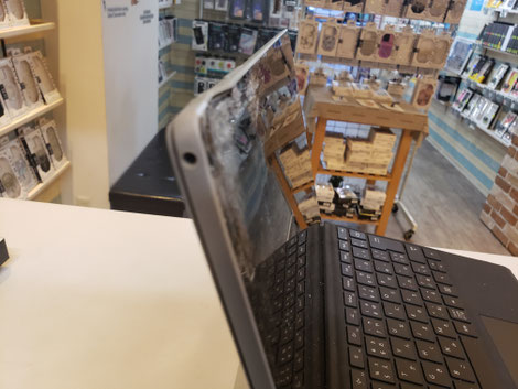 Surface Pro7落下起因でディスプレイ破損