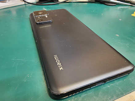 バッテリー交換を受けたXiaomi12T Proの写真 バッテリー交換を受けたXiaomi12T Proの写真