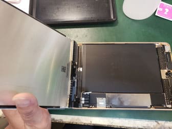 iPadmini5ディスプレイ取り外し
