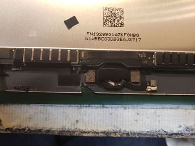 ホームボタンを取り外しているiPadmini5