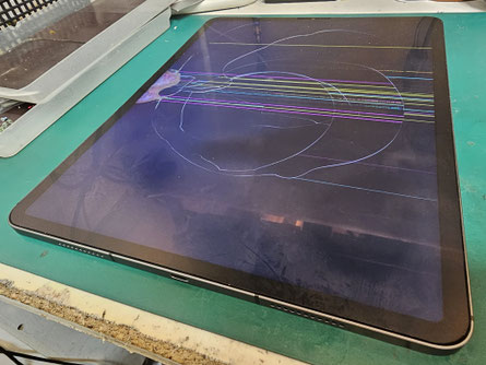 Apple iPad Pro 12.9インチ第5世代 画面修理方法