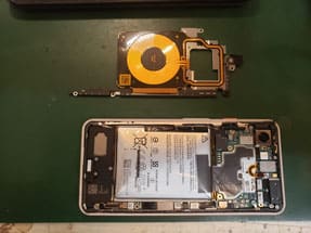 基盤を取り外したLenovo Tab5