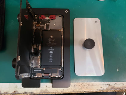 Apple純正部品と工具でiPhone 12 ProのTrue Depthカメラを交換したところ