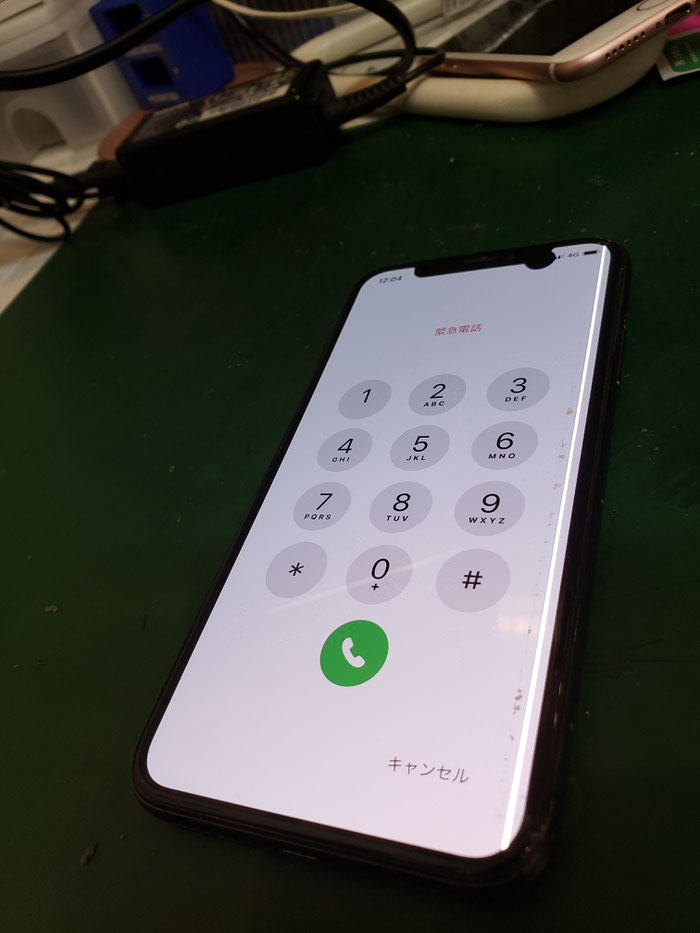 iPhone X 画面修理作業は30分掛かります