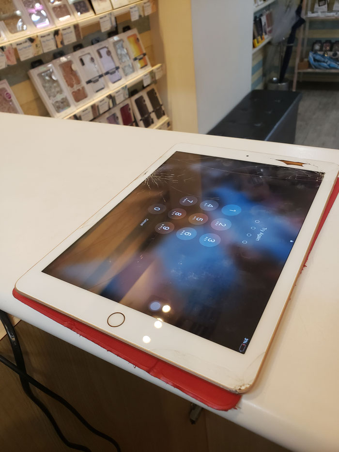 iPad画面修理作業は2時間ほど掛かります