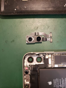 iPhone11カメラ取り外し