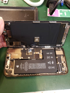 iPhone11PRO画面取り外し