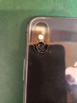 iPhoneXカメラレンズ破損