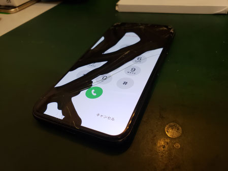 iPhoneX液晶破損で帯状に有機ELが光らない