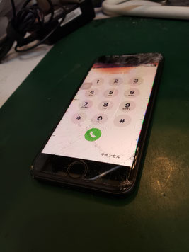 LCDカラーフィルター故障のiPhone 8