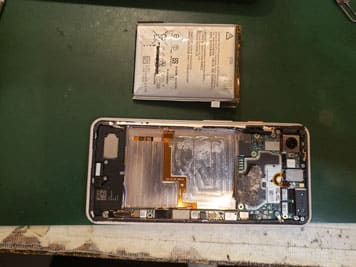 Lenovo Tab5通電させ機能をチェックしている
