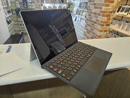 Surface Pro5バッテリー膨張で画面浮きの修理