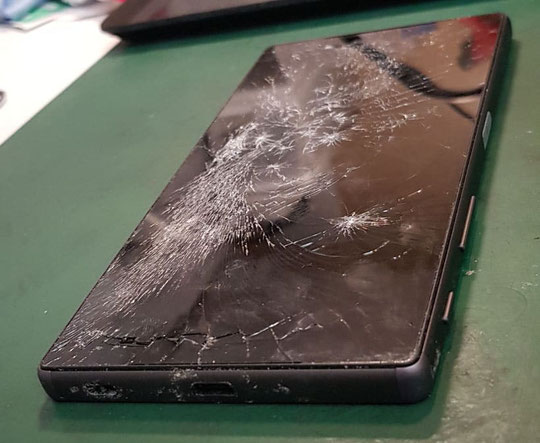 XPERIA Z5タッチ不良画面修理