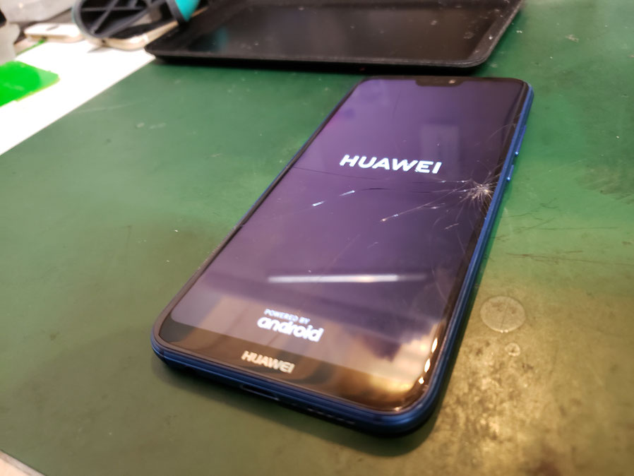 HUAWEI P20lite画面修理