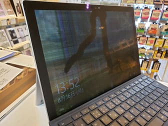 Surface液晶故障（ノイズ・点かない・見えない）の修理