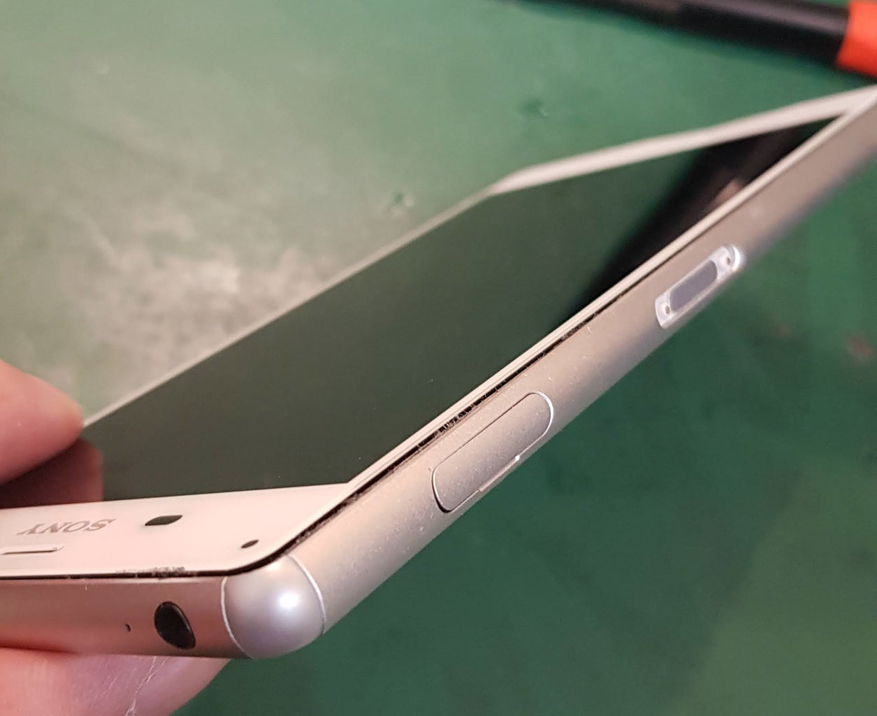 XPERIA　他店修理品の再修理