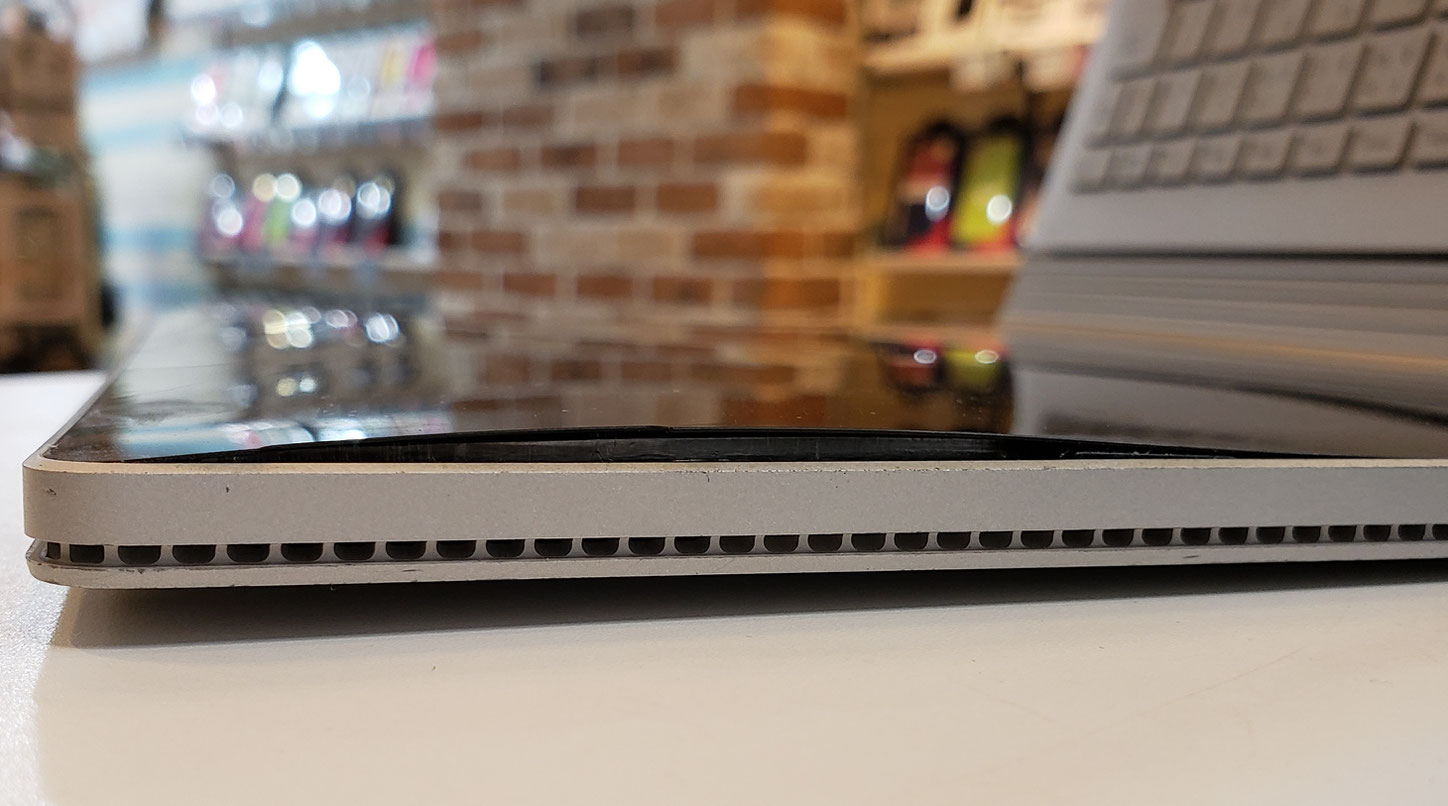 surface Bookバッテリー交換ならカバーガレージ恵比寿