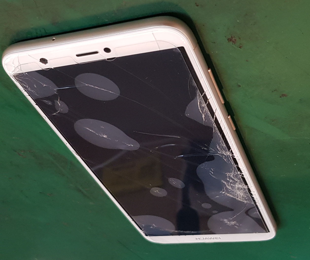 Huawei NOVA Lite 2画面修理