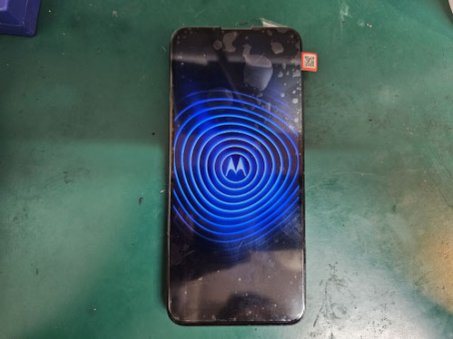 ディスプレイ交換でデータそのままで修理完成したMotorola MOTO G30