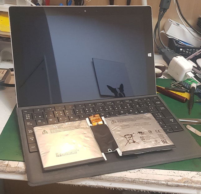 surfaceバッテリー膨張交換