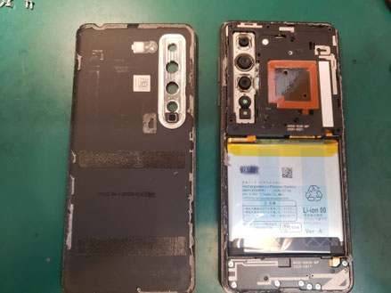SONY XPERIA 10 Ⅳ のバックパネルを取り外した状態
