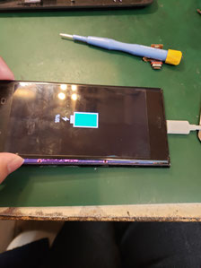XPERIA XZ1充電口仮付けチェック